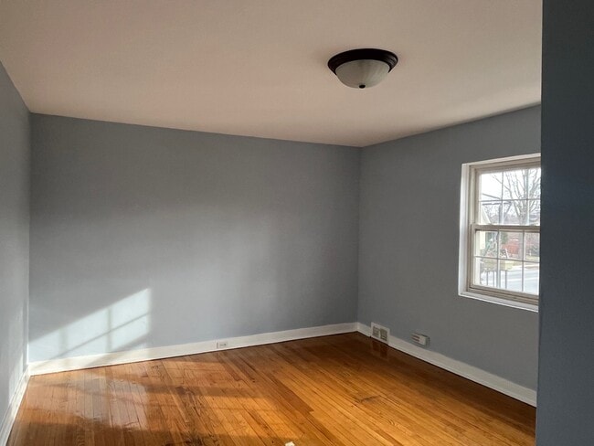 Building Photo - 918 N 5th Ave