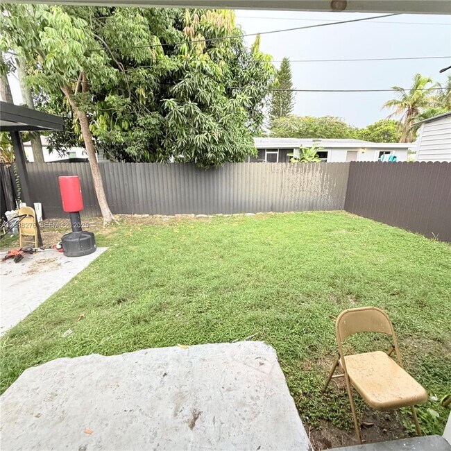 Building Photo - 10305 SW 149th Terrace