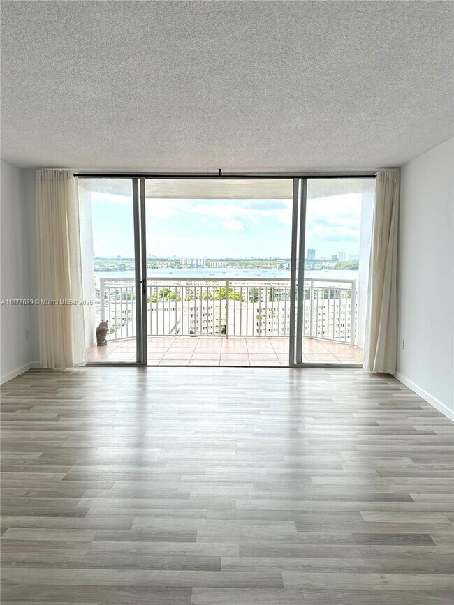 Primary Photo - 18041 Biscayne Blvd