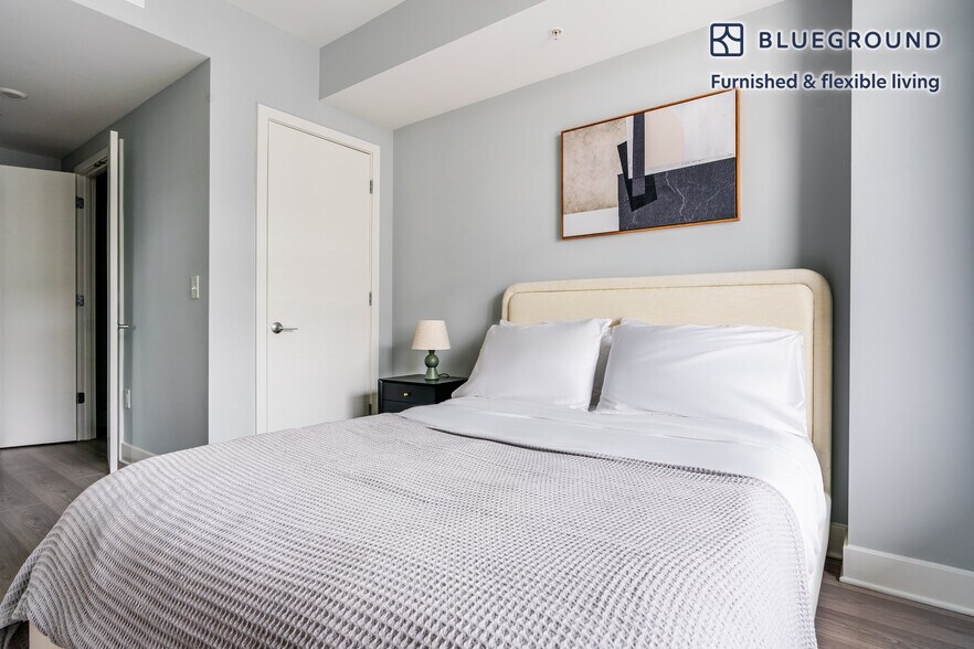 Building Photo - 4850 Rugby Ave