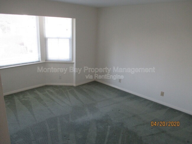 Building Photo - 61 Glen Lake Dr