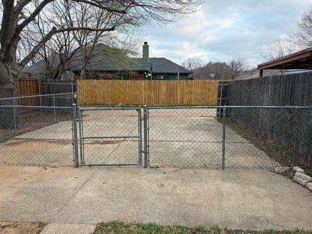 Building Photo - 610 Canterbury St