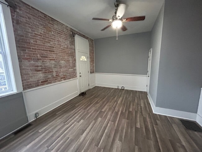 Building Photo - 1136 State St