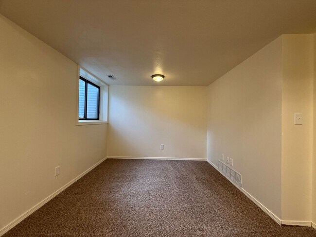 Building Photo - Beautiful Briargate Living: 5 Bedrooms, Walk-In Closets & 5-Piece Suite