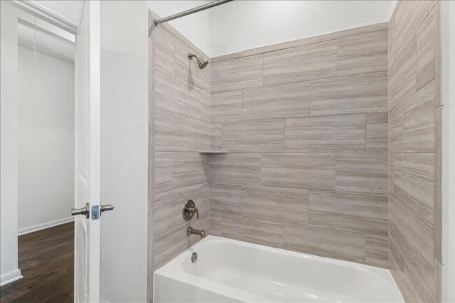 Building Photo - 133 Grn Knl Ln