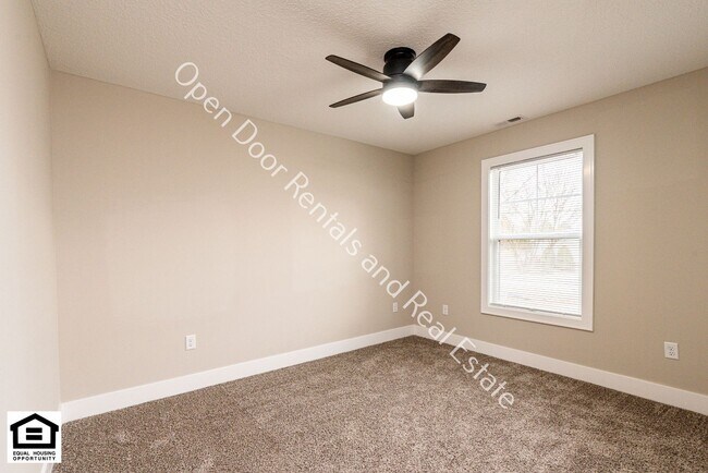 Building Photo - 10545 Old Leo Rd