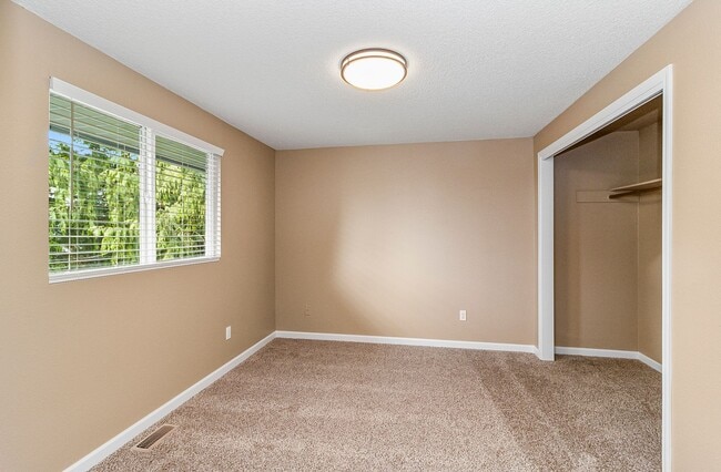 Building Photo - Snohomish Split level for Rent!