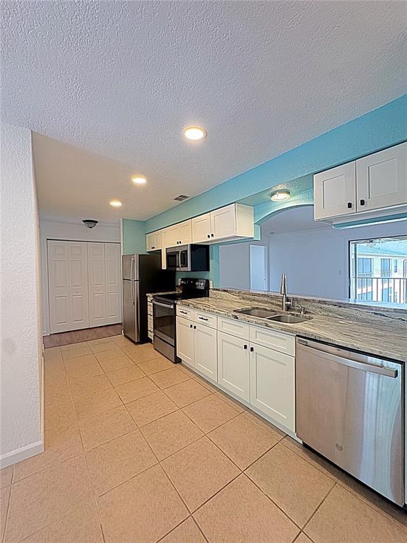 Building Photo - 12261 Sailwinds Dr