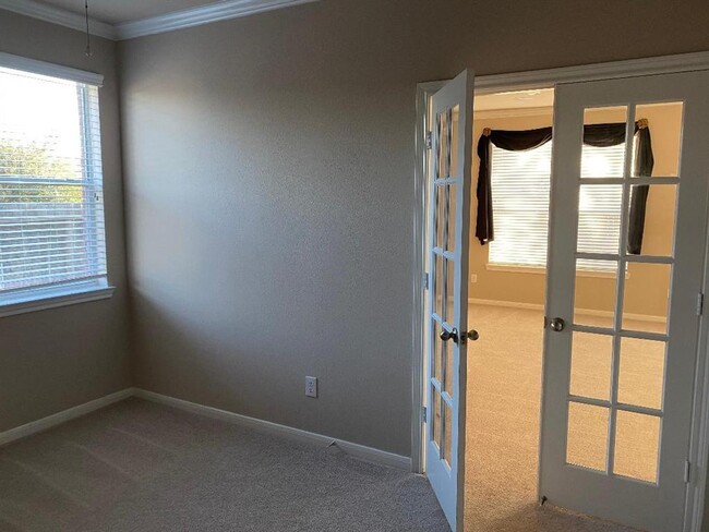 Building Photo - 17423 Memorial Mills Dr