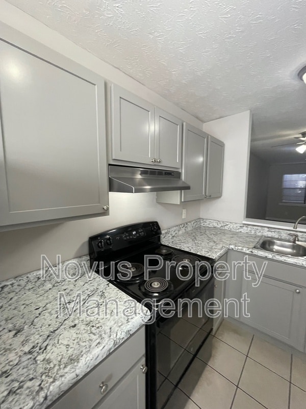 Building Photo - 761 South St