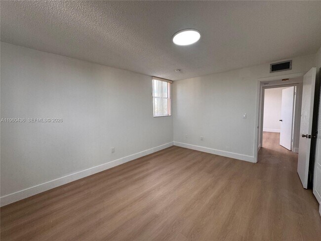 Building Photo - 1820 SW 81st Ave