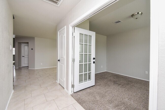 Building Photo - 4602 Tuscan Lily Dr