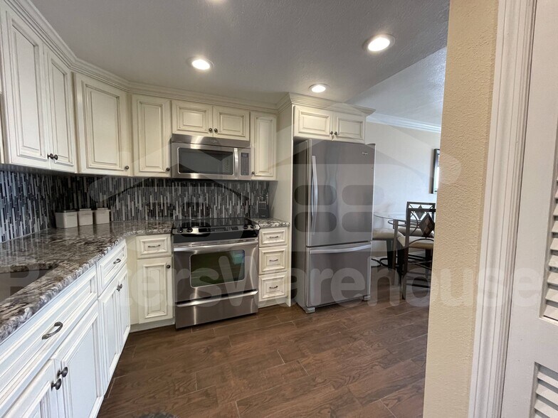 Building Photo - 51 Island Way