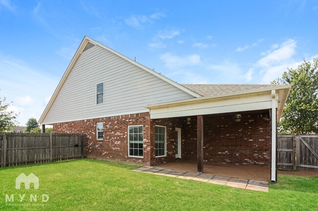 Building Photo - 4751 W Petite Lp