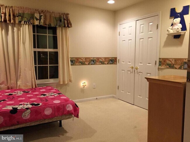 Building Photo - 41815 Bristow Manor Dr