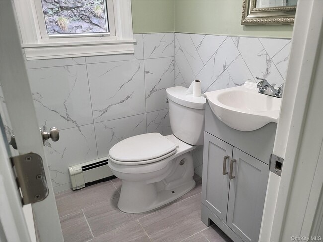 Building Photo - 83 W Main St