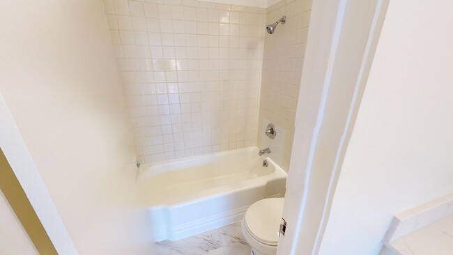 Bathroom with toilet and bathtub - 2627 Hillegass Avenue