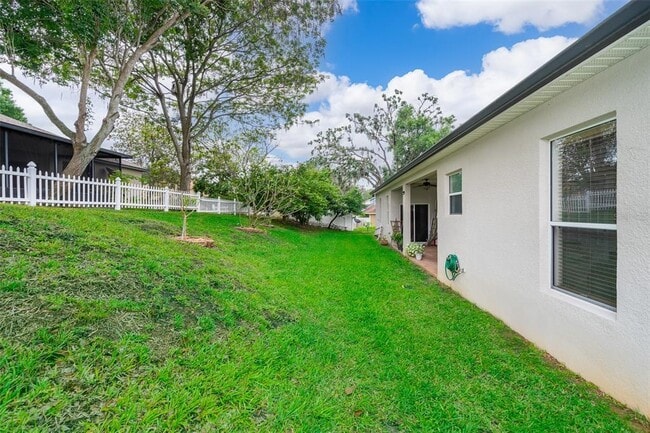 Building Photo - 1607 Oak Hollow Rd
