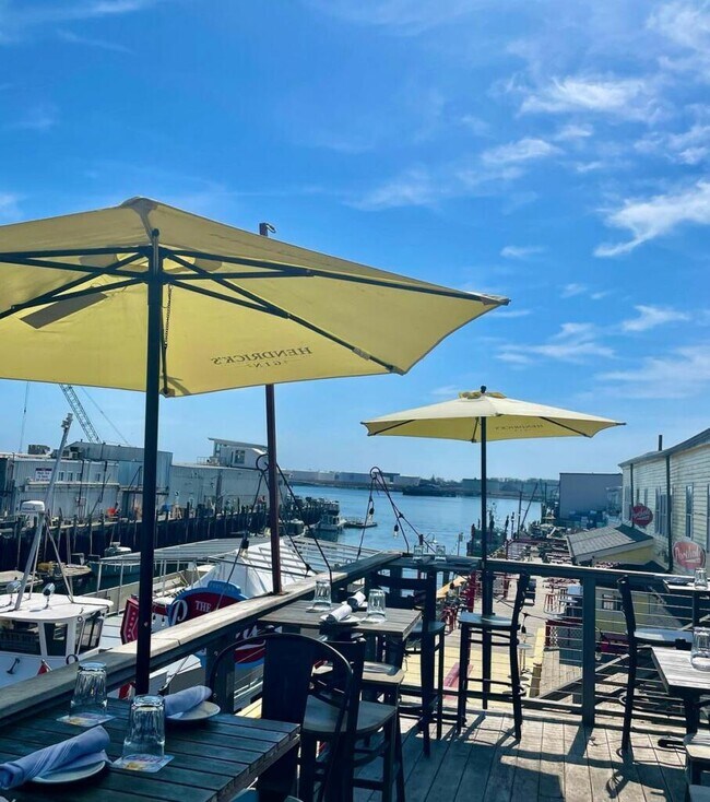 Building Photo - 841 S Gaines St