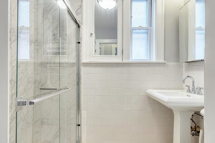 Building Photo - 7244 Forsyth Blvd