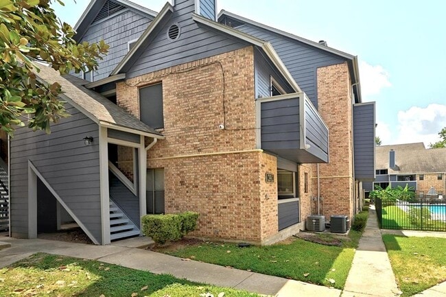 Building Photo - 2500 Burleson Rd