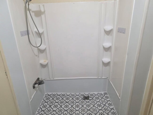 Building Photo - 3309 Valencia Dr