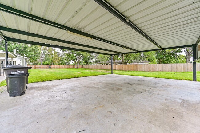 Building Photo - 5220 Krueger Dr