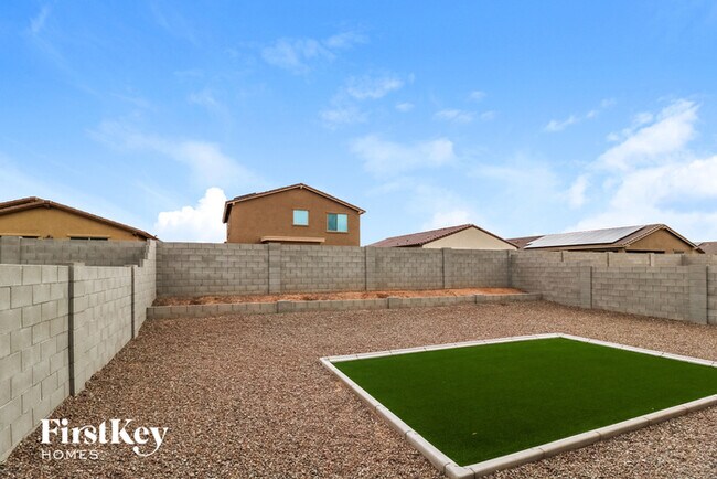 Building Photo - 17756 W Robin Ln