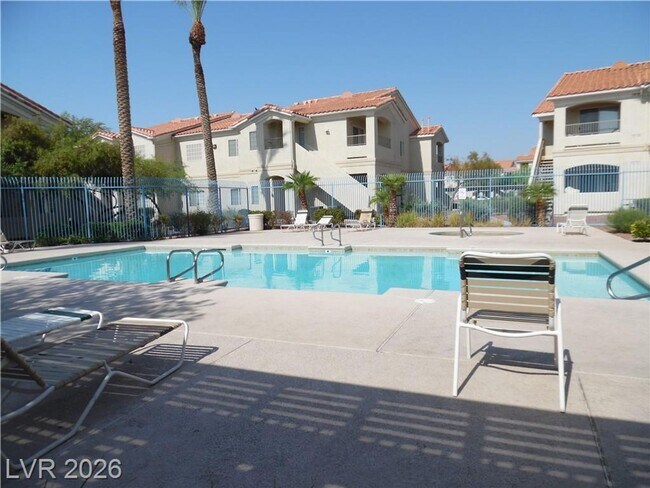Building Photo - GATED 2 BED/2BATH CONDO IN NORTH LAS VEGAS