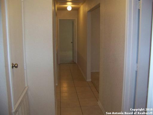 Building Photo - Just Reduced...Convenient floorpan and loc...