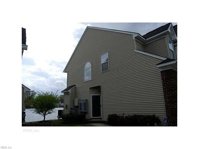 Building Photo - LAKE FRONT CONDO