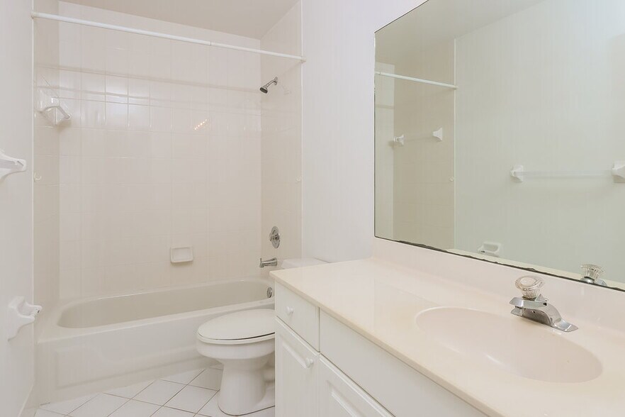 Building Photo - 7678 Oakboro Dr