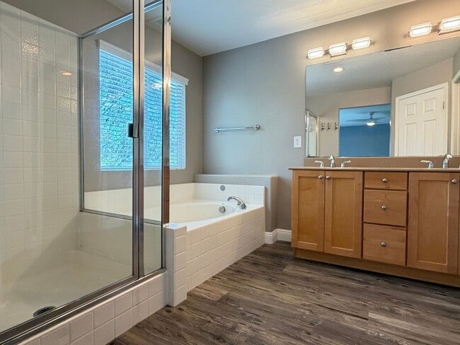 Building Photo - Beautiful Updated 3 bedroom home