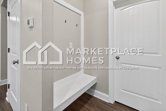 Building Photo - 134 Barbara St