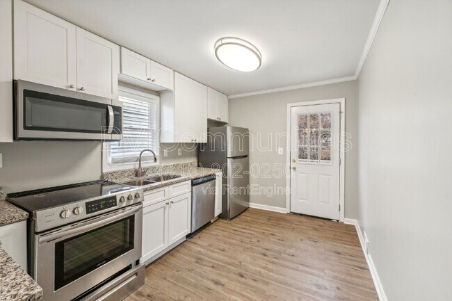 Building Photo - 927 Byron Dr SW