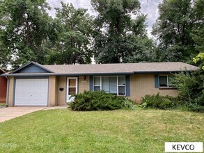 Building Photo - Great House Near CSU!