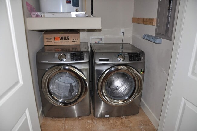 Building Photo - 510 Lovett Blvd