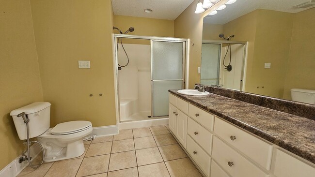 Building Photo - 4 Bedroom 2 Bath Brick Home W. Lee Co