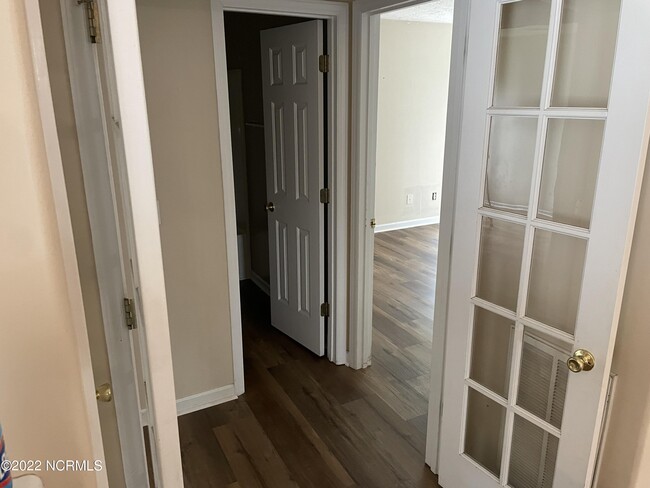 Building Photo - 5319 Sun Coast Dr