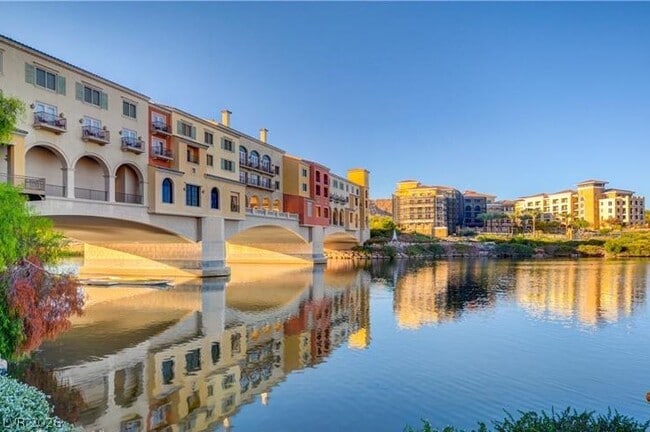 Building Photo - 30 Strada Di Villaggio