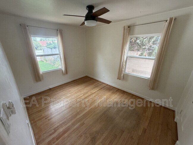 Building Photo - 3925 Mesa Verde Ave NE