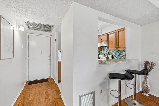 Building Photo - 11110 Carriage Hill Dr
