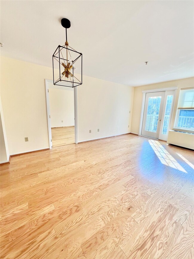 Building Photo - 309 Sutton Dr