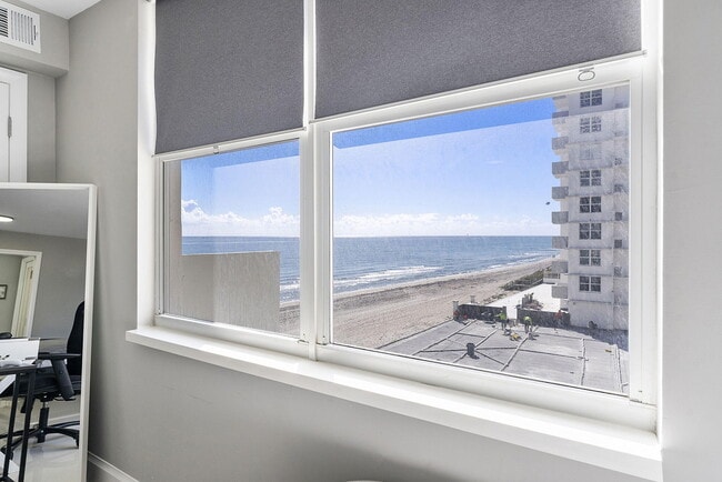 Building Photo - 4505 S Ocean Blvd