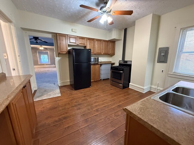 Building Photo - 1723 Emerson St