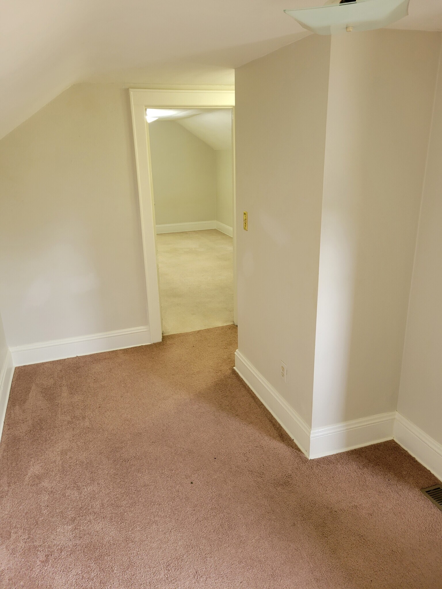 Building Photo - 1448 Massillon Rd