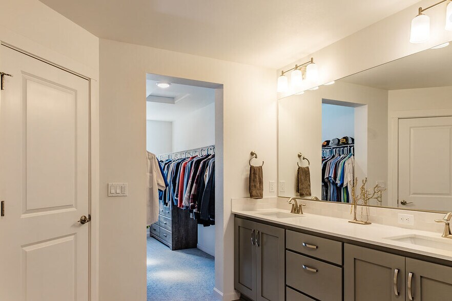 Building Photo - 18245 SW Aspen Butte Ln