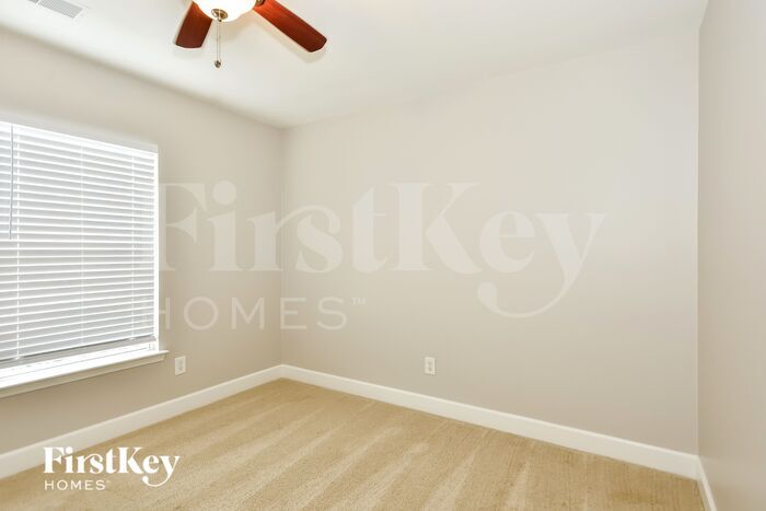Building Photo - 6957 Sunnywood Dr
