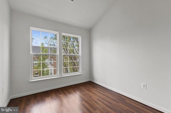 Building Photo - 46212 Walpole Terrace