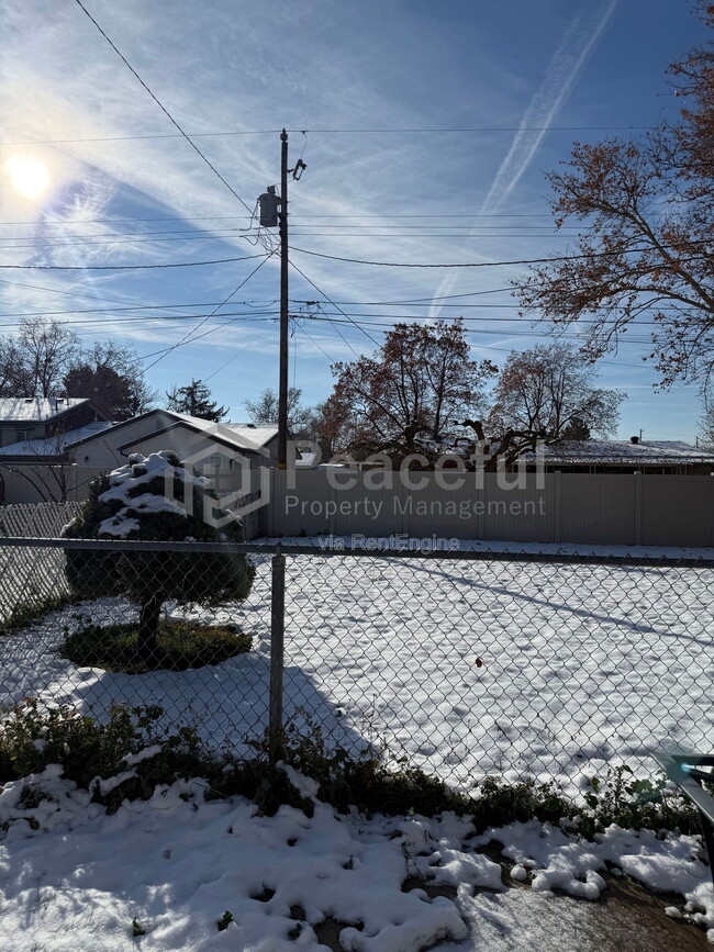 Building Photo - 2009 W Celia Way